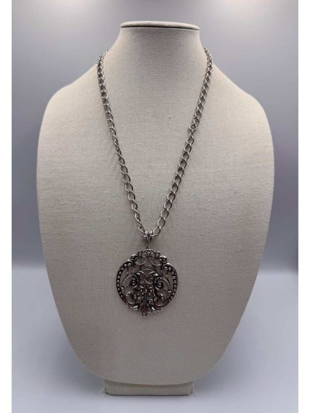 Vintage Avon Silver Tone Ornate Filigree Statement Pendant Necklace 25”